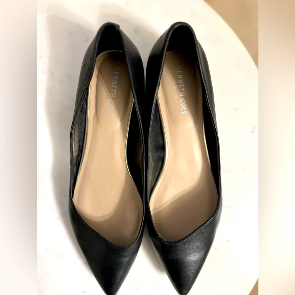 Kenneth Cole pointed flats